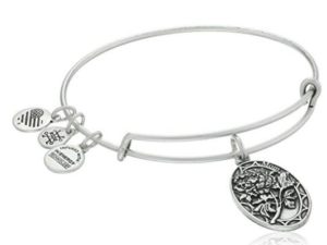 Gift Ideas for Mom on Mother's Day - i love you mom bracelet